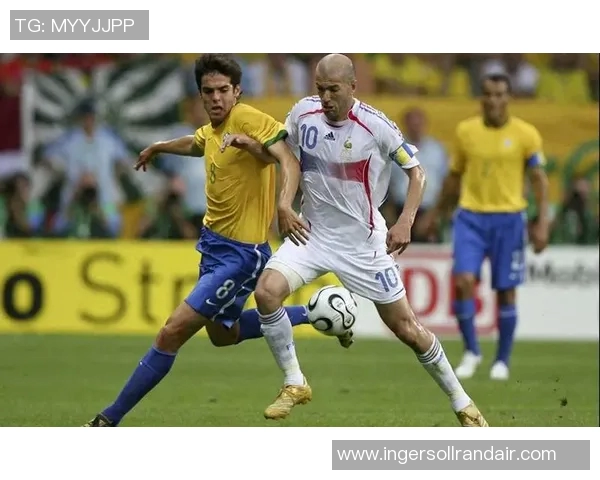 足球明星经典进球瞬间回顾与精彩图片展示